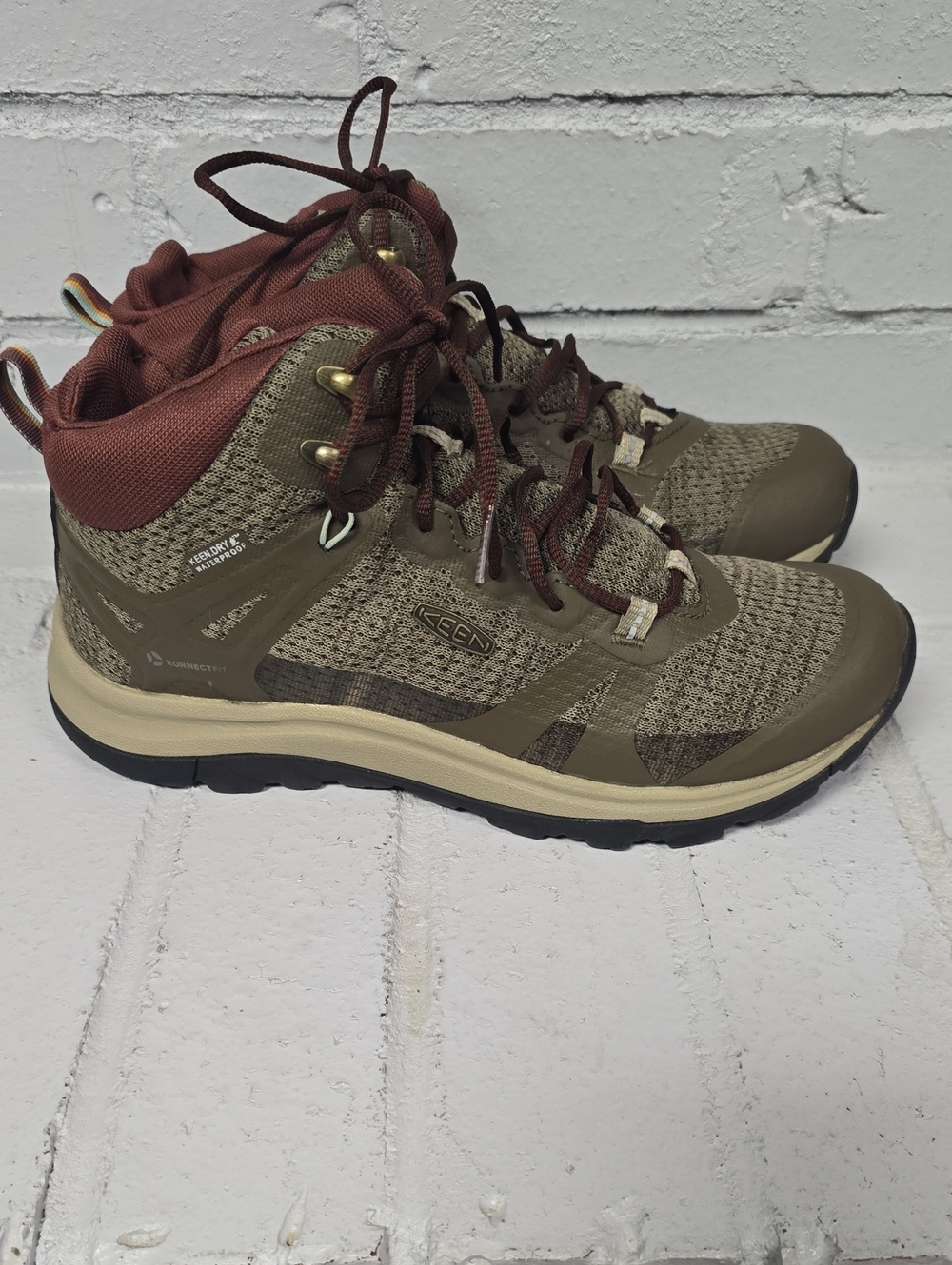 Keen Womens Terradora ll Mid Waterproof Hiking Shoes.  Size 7.5. New